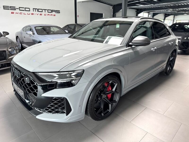 Grau Neu 2025 Audi RS Q8 Design SUV | 157.900 € - Bild 1/4