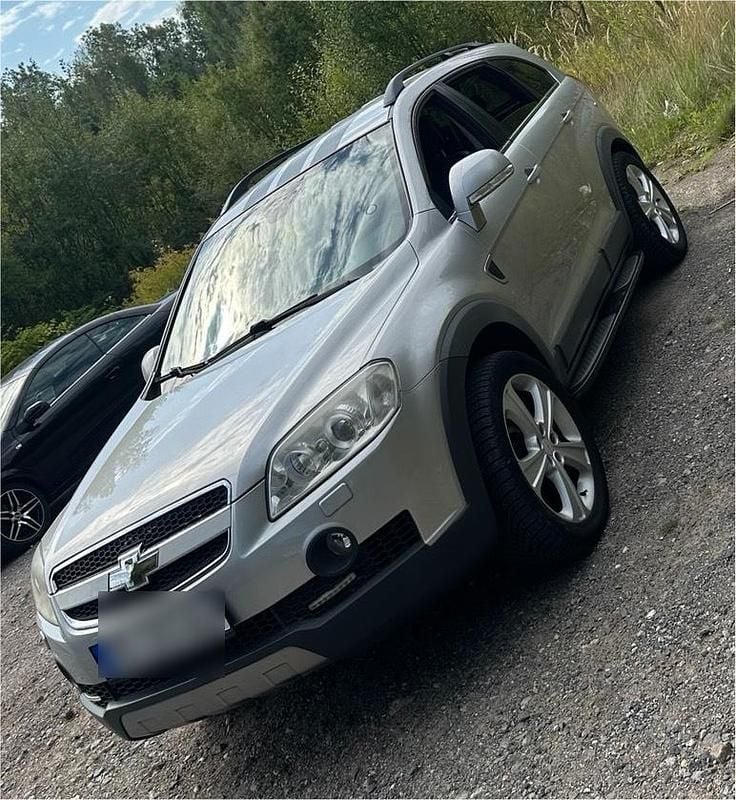 Silber Gebraucht 2009 Chevrolet Captiva SUV | 2.000 € (Superpreis) - Bild 1/4