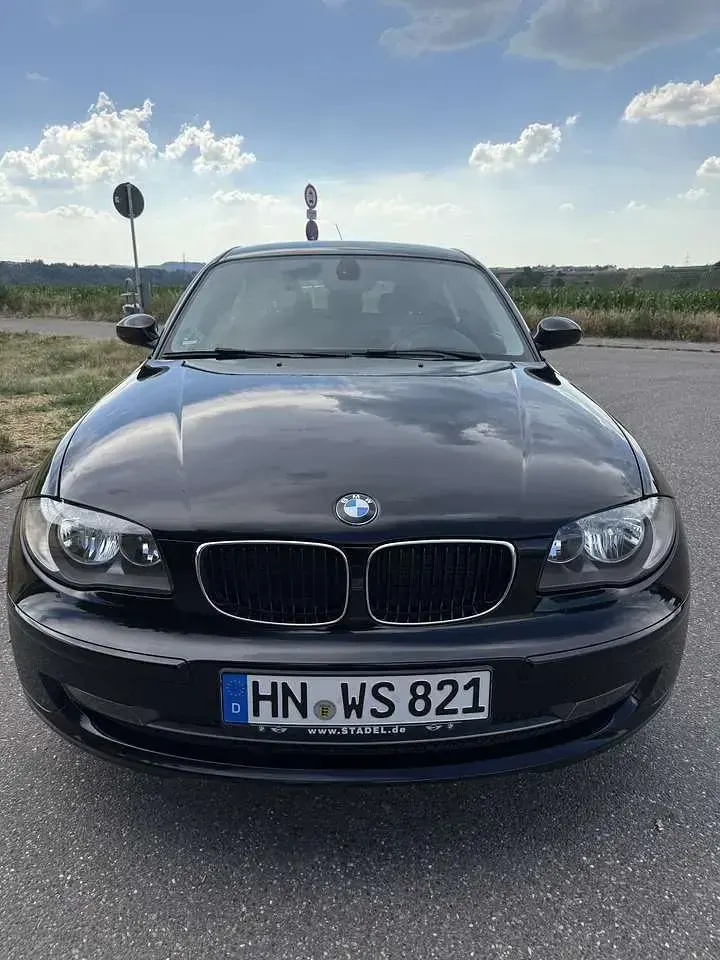 Gebraucht BMW 118 143 PS (105 kW) 2009 Schwarz Kleinwagen