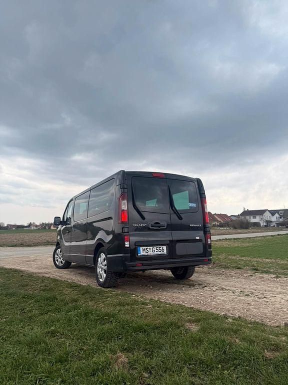 Gebraucht Renault Trafic 150 PS (110 kW) 2023 Schwarz Van / Kleinbus