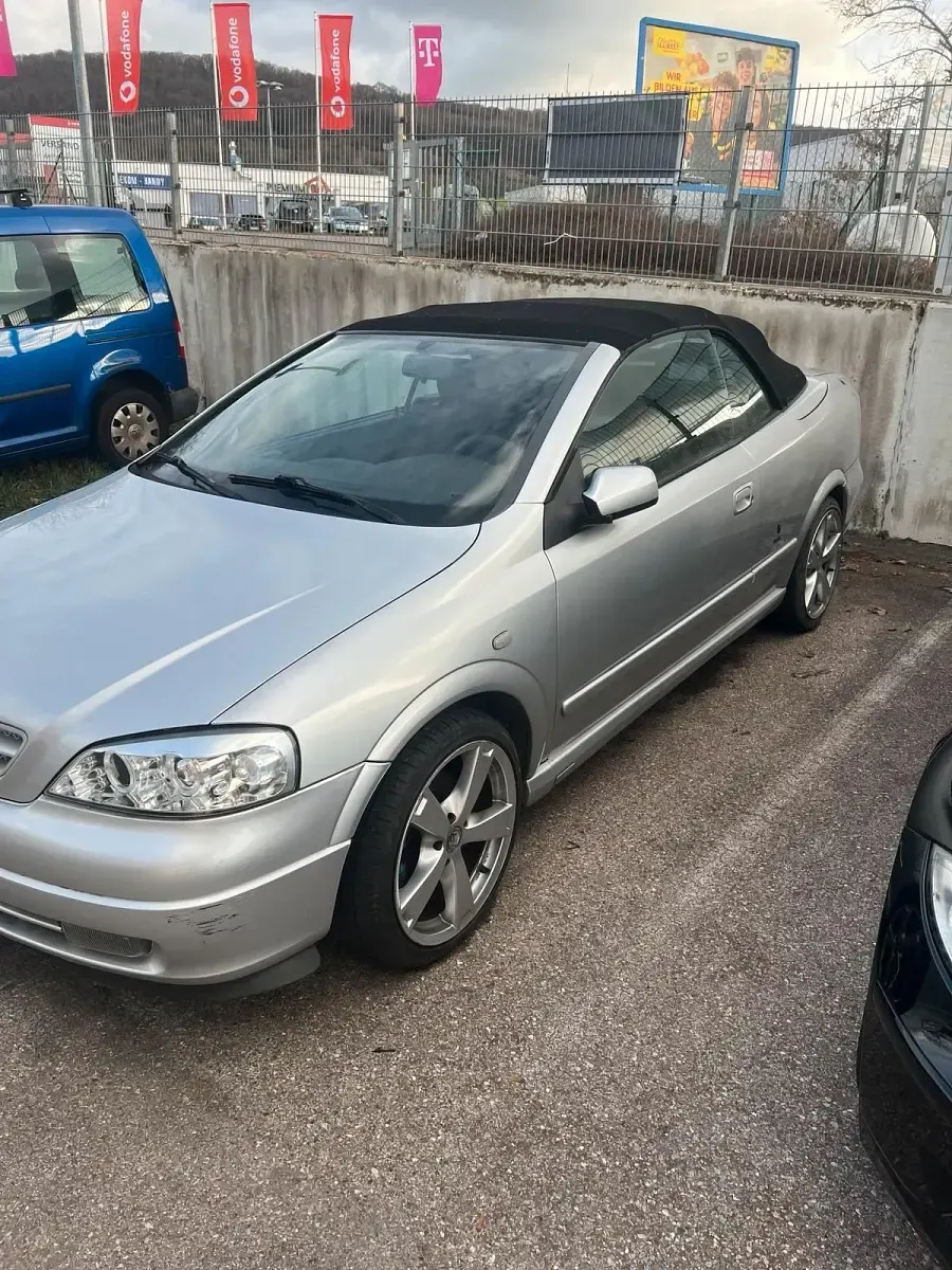Gebraucht Opel Astra 125 PS (91 kW) 2004 Silber Cabrio