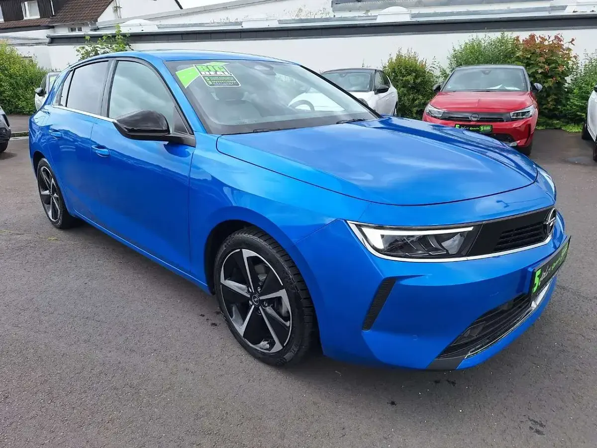 Gebraucht Opel Astra Elegance 131 PS (96 kW) 2023 Kobalt blau Kleinwagen