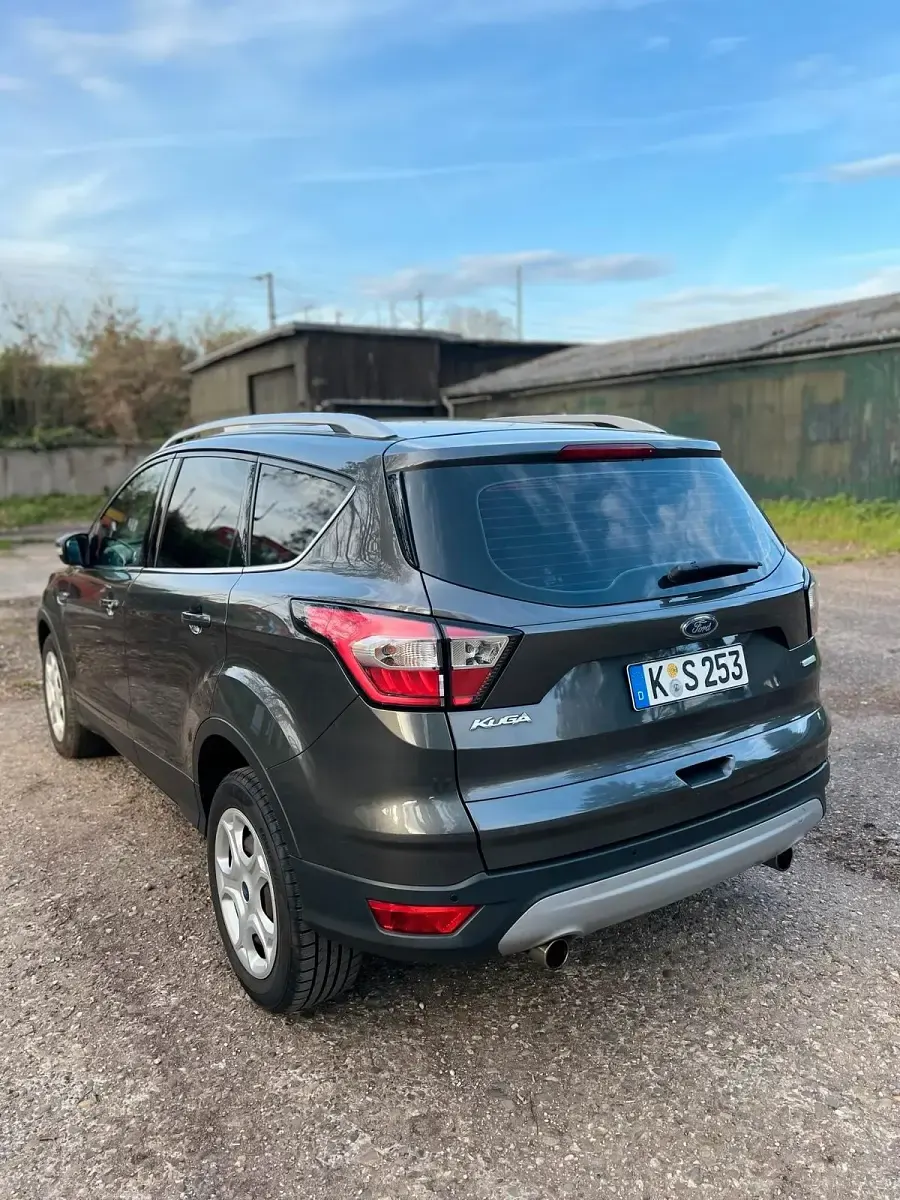 Używany Ford Kuga 150 KM (110 kW) 2017 Szary SUV