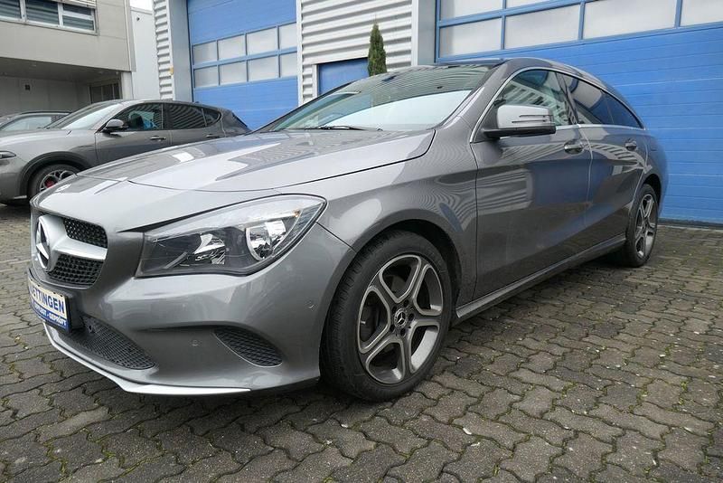 Mountaingrau Gebraucht 2018 Mercedes CLA200 Shooting Brake Kombi | 18.850 € (Etwas zu teuer) - Bild 1/4