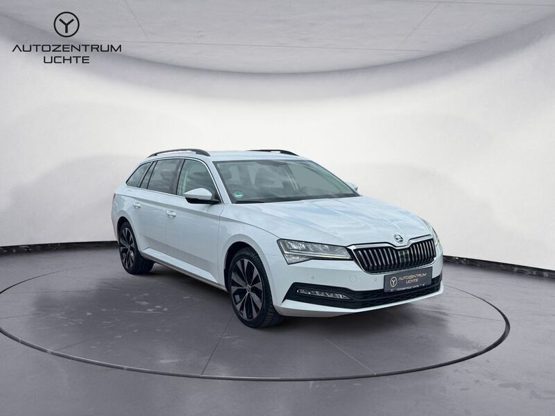 Weiß Gebraucht 2022 Skoda Superb Ambition Kombi | 23.999 € (Fairer Preis) - Bild 1/4