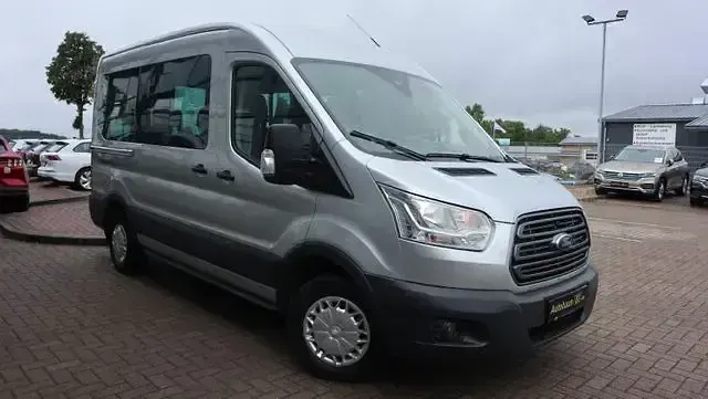 Gebraucht Ford Transit Trend 155 PS (114 kW) 2015 Silber Kombi