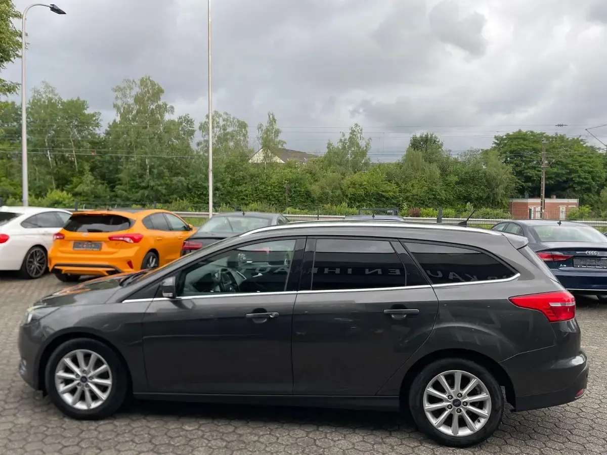 Gebraucht Ford Focus Cool & Connect 120 PS (88 kW) 2016 Grau Kombi