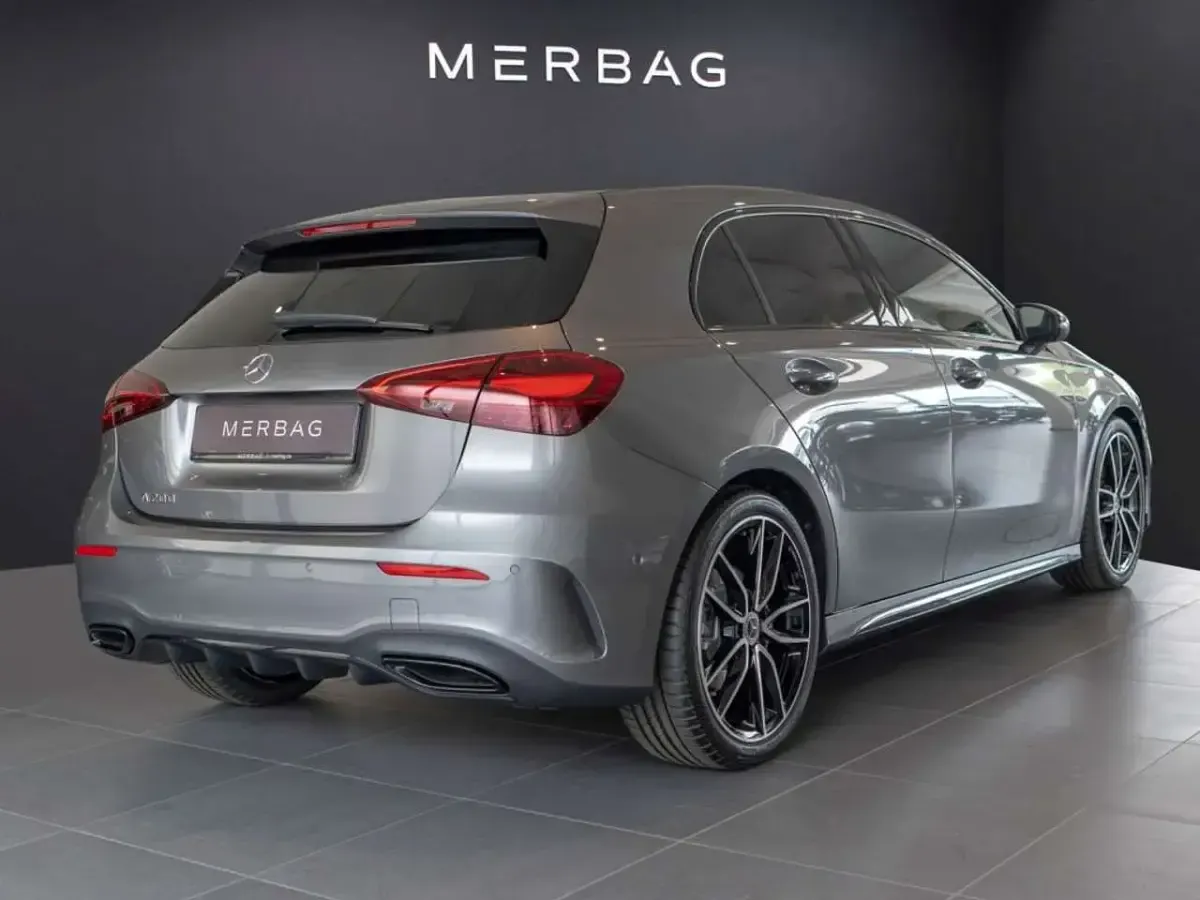 Gebraucht Mercedes A200 163 PS (119 kW) 2026 Mountaingrau metallic Limousine