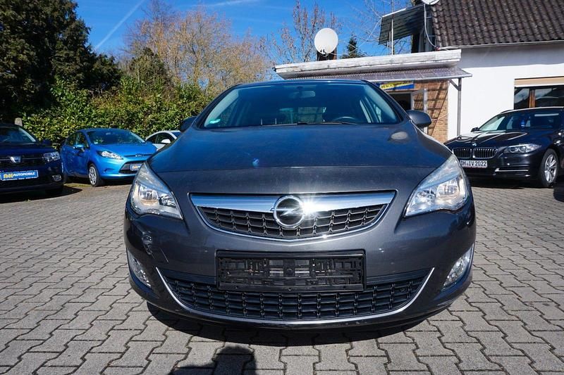 Gebraucht Opel Astra Design Edition 116 PS (85 kW) 2011 Grau Limousine
