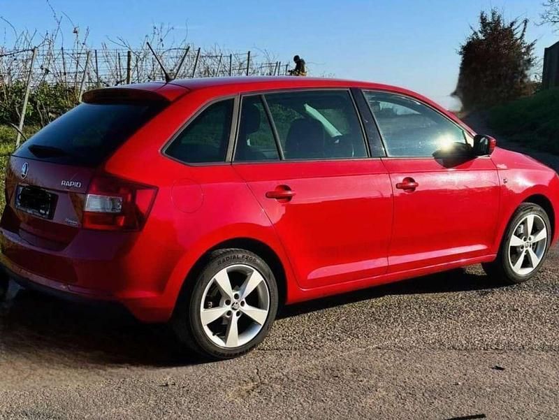 Gebraucht 2015 Skoda Rapid Active Kombi | 10.590 € (Teuer) - Bild 1/4