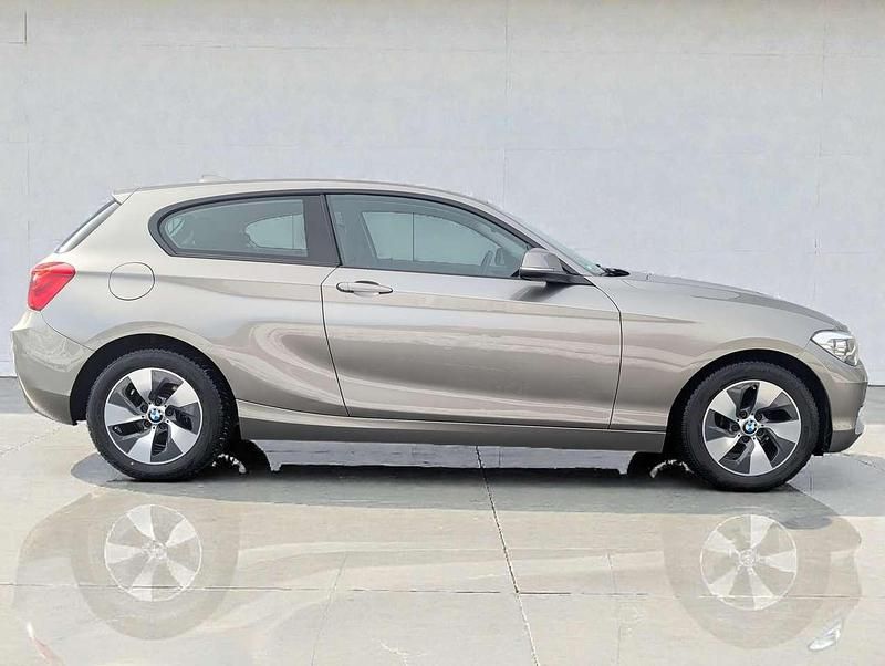 Gebraucht BMW 116 Advantage 109 PS (80 kW) 2015 Platinsilber metallic Kleinwagen