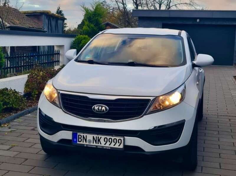 Weiß Gebraucht 2015 Kia Sportage Attract SUV | 9.980 € (Superpreis) - Bild 1/4