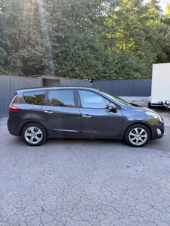 Gebraucht Renault Grand Scénic III Dynamique 131 PS (96 kW) 2011 Schwarz Van / Kleinbus