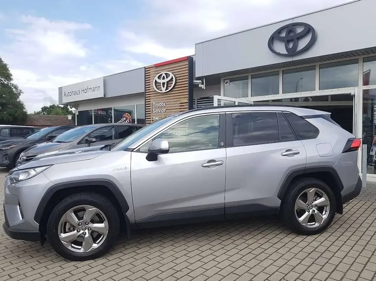 Gebraucht Toyota RAV4 Hybrid Team 218 PS (160 kW) 2020 Lichtsilber metallic SUV