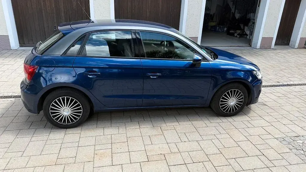 Gebraucht Audi A1 Sportback Basis 116 PS (85 kW) 2017 Blau Kleinwagen