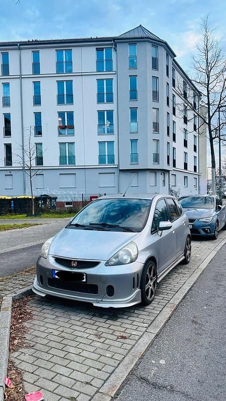 Grau Gebraucht 2007 Honda Jazz Kleinwagen | 2.200 € (Fairer Preis) - Bild 1/4