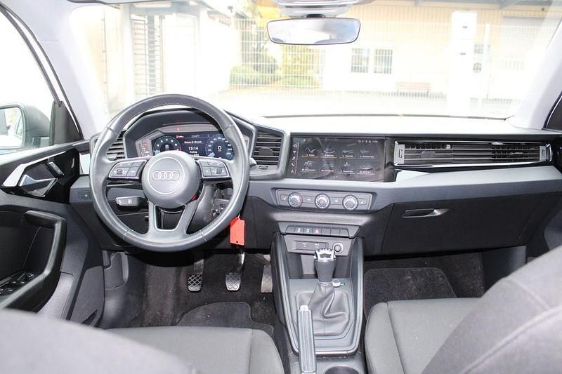 Gebraucht Audi A1 Sport 95 PS (69 kW) 2022 Weiß Limousine