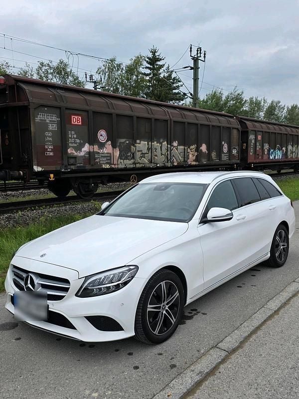 Weiß Gebraucht 2019 Mercedes C220 Avantgarde Kombi | 18.490 € (Fairer Preis) - Bild 1/4