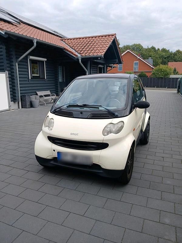 Beige Gebraucht 2002 Smart ForTwo Coupé Kleinwagen | 1.550 € (Fairer Preis) - Bild 1/4