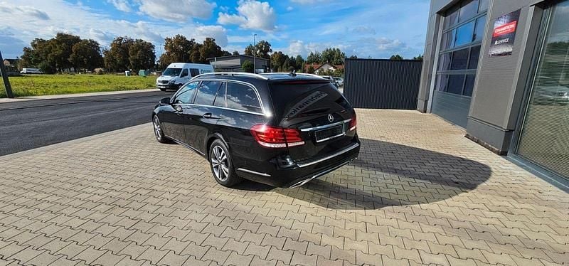 Gebraucht Mercedes E200 Avantgarde 136 PS (100 kW) 2015 Schwarz Kombi