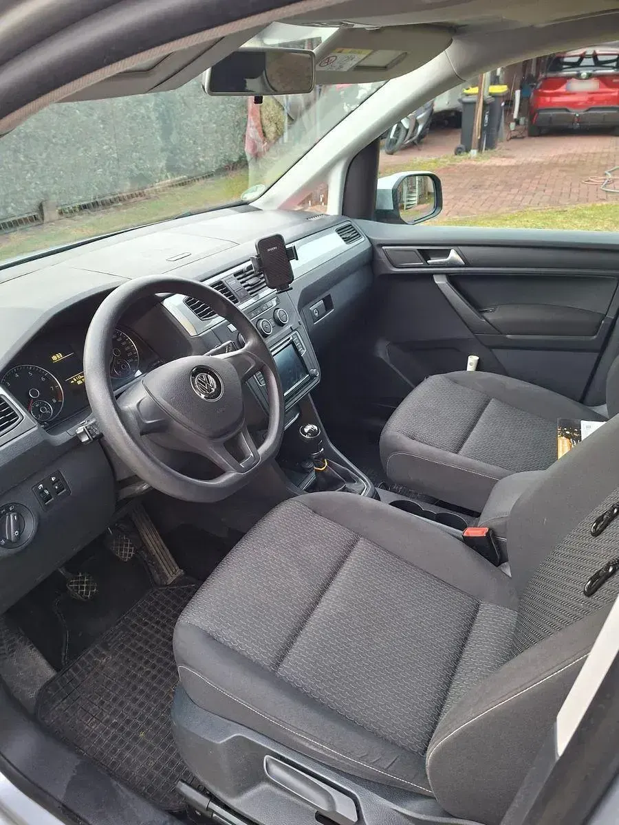 Gebraucht VW Caddy Trendline 125 PS (91 kW) 2015 Grau Van / Kleinbus