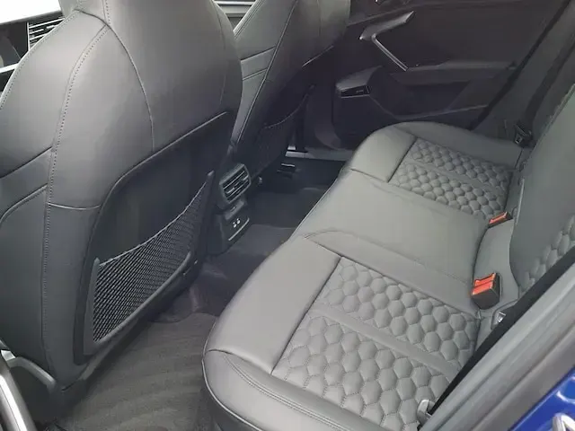 Gebraucht Audi RS3 Sportback Comfort 400 PS (294 kW) 2026 Sepangblau, perleffekt Kleinwagen