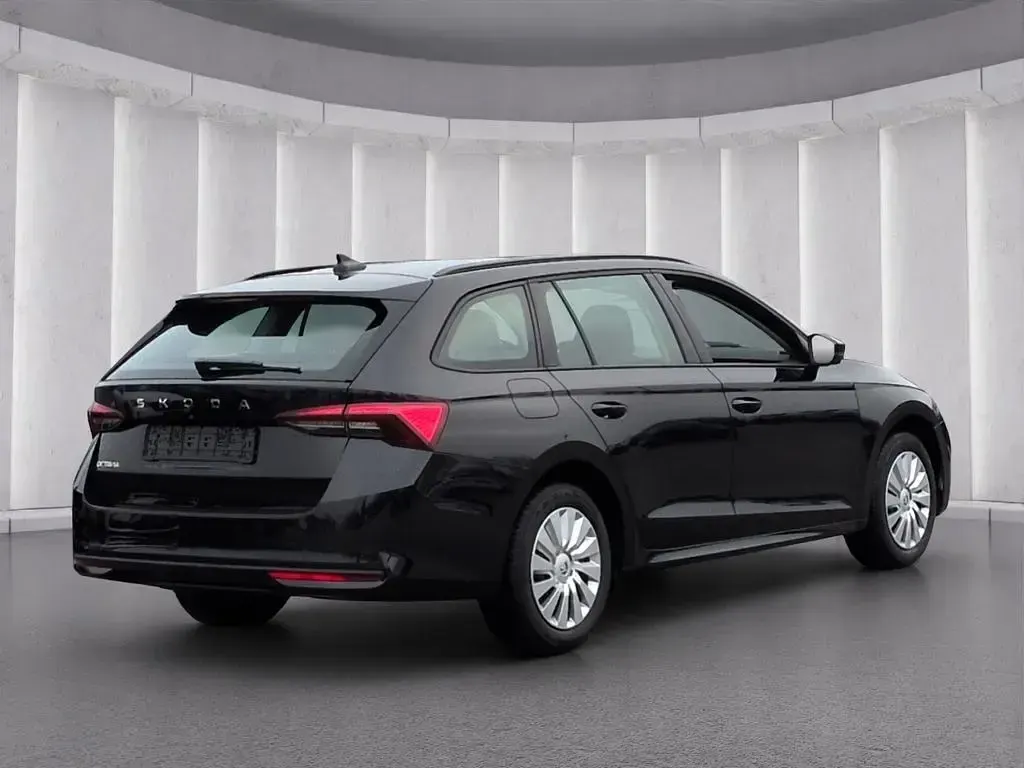 Używany Skoda Octavia 116 KM (85 kW) 2025 Czarny Kombi