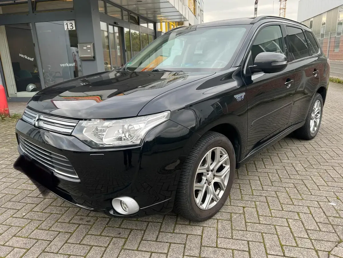 Gebraucht Mitsubishi Outlander P-HEV Instyle 121 PS (88 kW) 2013 Schwarz SUV