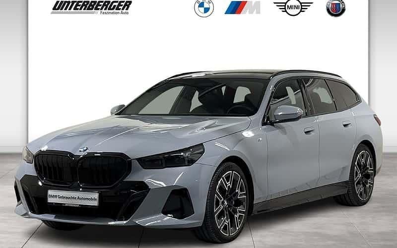 Grau Gebraucht 2025 BMW 540 Comfort Edition Kombi | 69.890 € (Guter Preis) - Bild 1/4