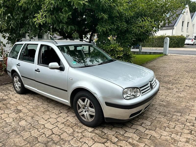 Silber Gebraucht 2002 VW Golf IV Kombi | 2.200 € (Fairer Preis) - Bild 1/4