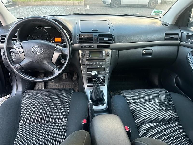 Gebraucht Toyota Avensis 163 PS (119 kW) 2007 Grau Kombi