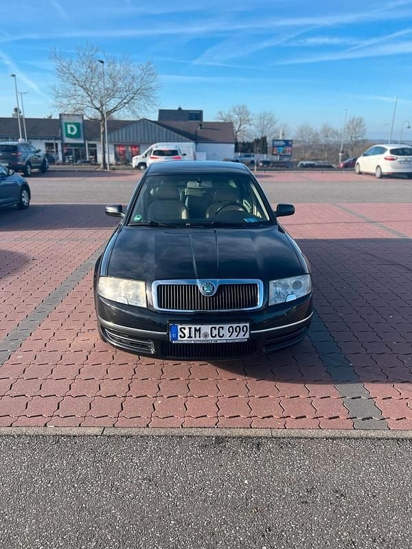 Schwarz Gebraucht 2004 Skoda Superb Limousine | 2.600 € (Fairer Preis) - Bild 1/4