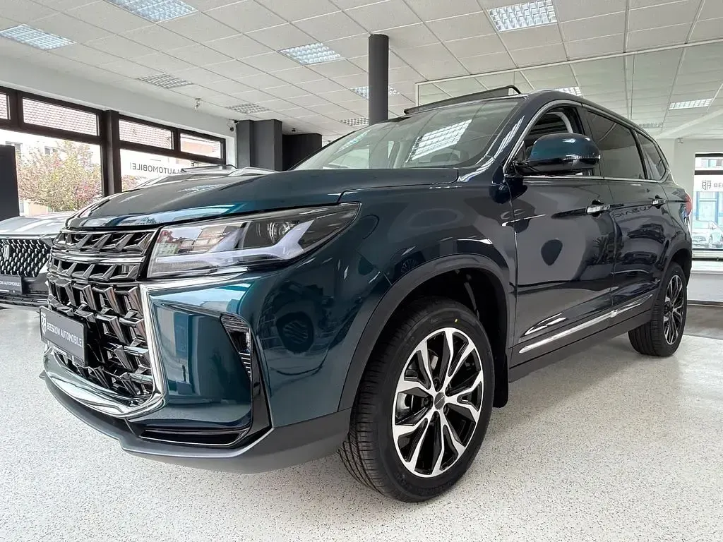 Neu DFSK Forthing 3 163 PS (119 kW) 2026 Grün SUV