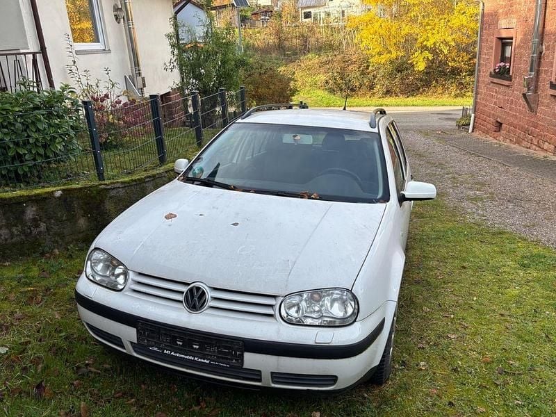 Weiß Gebraucht 2005 VW Golf IV Comfortline Kombi | 1.300 € (Superpreis) - Bild 1/4