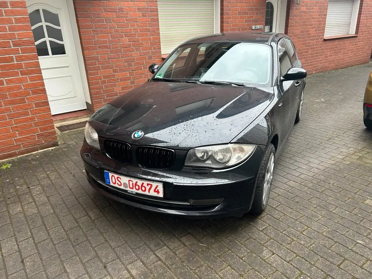 Gebraucht BMW 116 122 PS (89 kW) 2008 Schwarz Kleinwagen