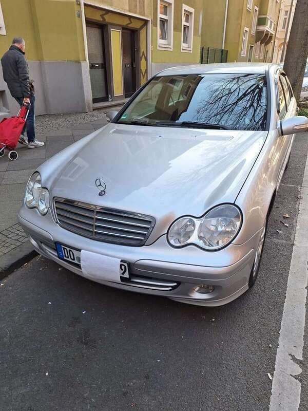 Gebraucht 2004 Mercedes C200 Avantgarde Limousine | 1.000 € (Superpreis) - Bild 1/4