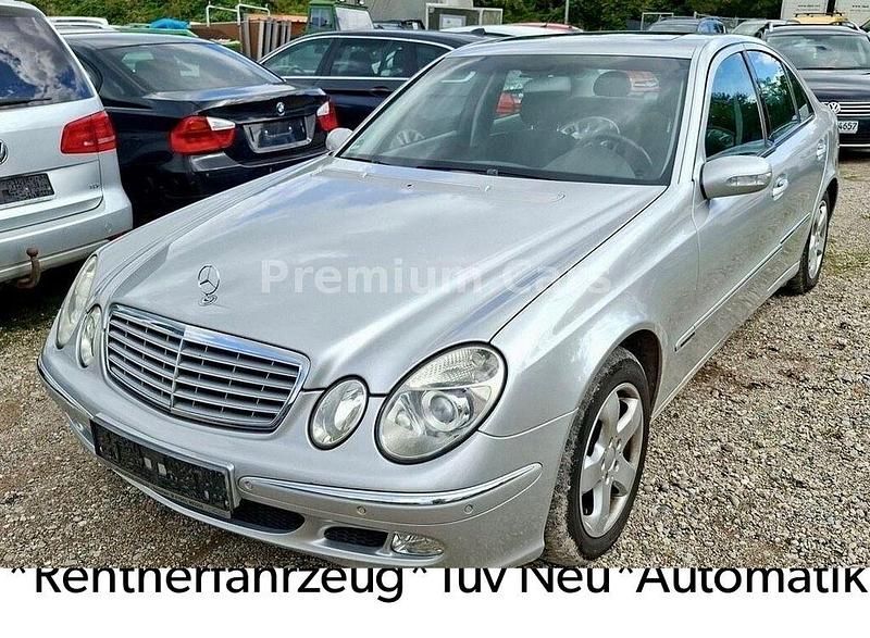 Silber Gebraucht 2004 Mercedes E220 Limousine | 3.490 € (Fairer Preis) - Bild 1/4
