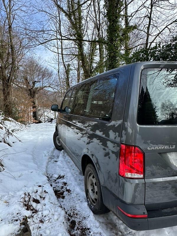 Gebraucht VW Caravelle 150 PS (110 kW) 2020 Grau Van / Kleinbus