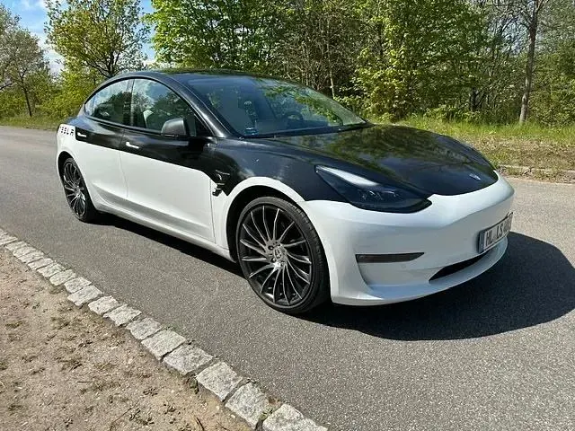 Gebraucht Tesla Model 3 377 kW (513 PS) 2021 Weiß Limousine