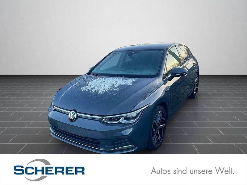 Delfingrau metallic Gebraucht 2022 VW Golf Style Limousine | 24.900 € (Teuer) - Bild 1/4