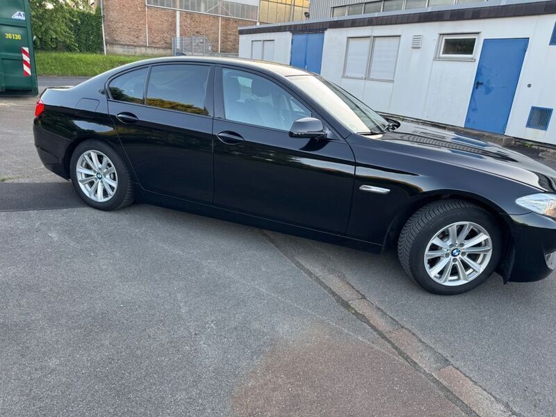 Schwarz Gebraucht 2011 BMW 523 Kombi | 9.000 € (Guter Preis) - Bild 1/4