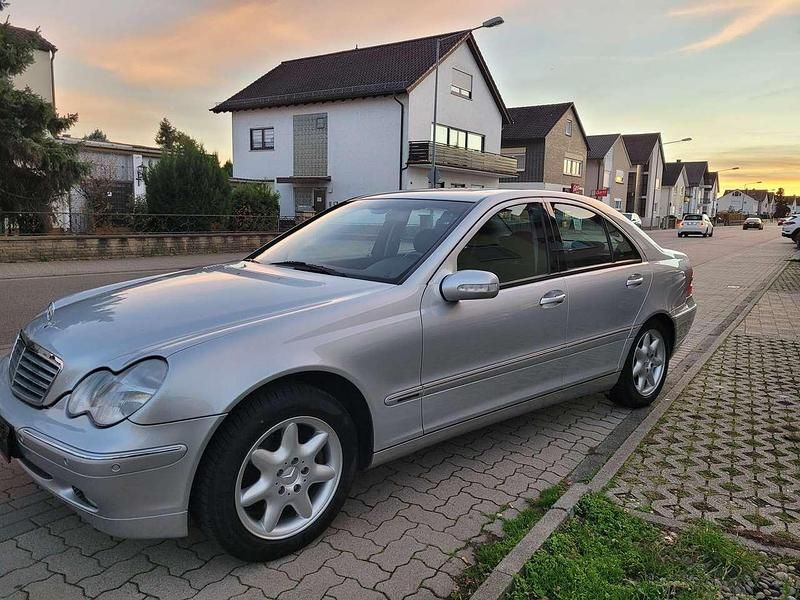 Gebraucht Mercedes C240 Elegance 170 PS (125 kW) 2000 Brillantsilber Limousine