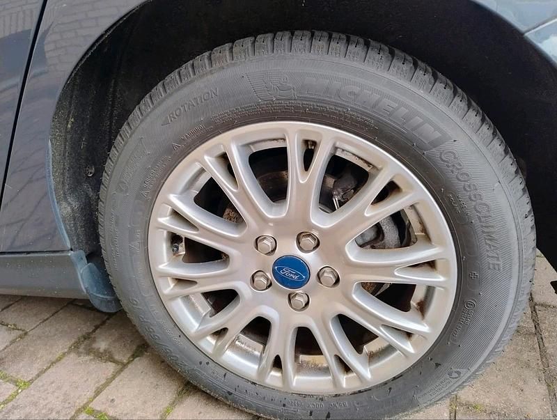 Gebraucht Ford Focus 163 PS (119 kW) 2011 Grau Limousine