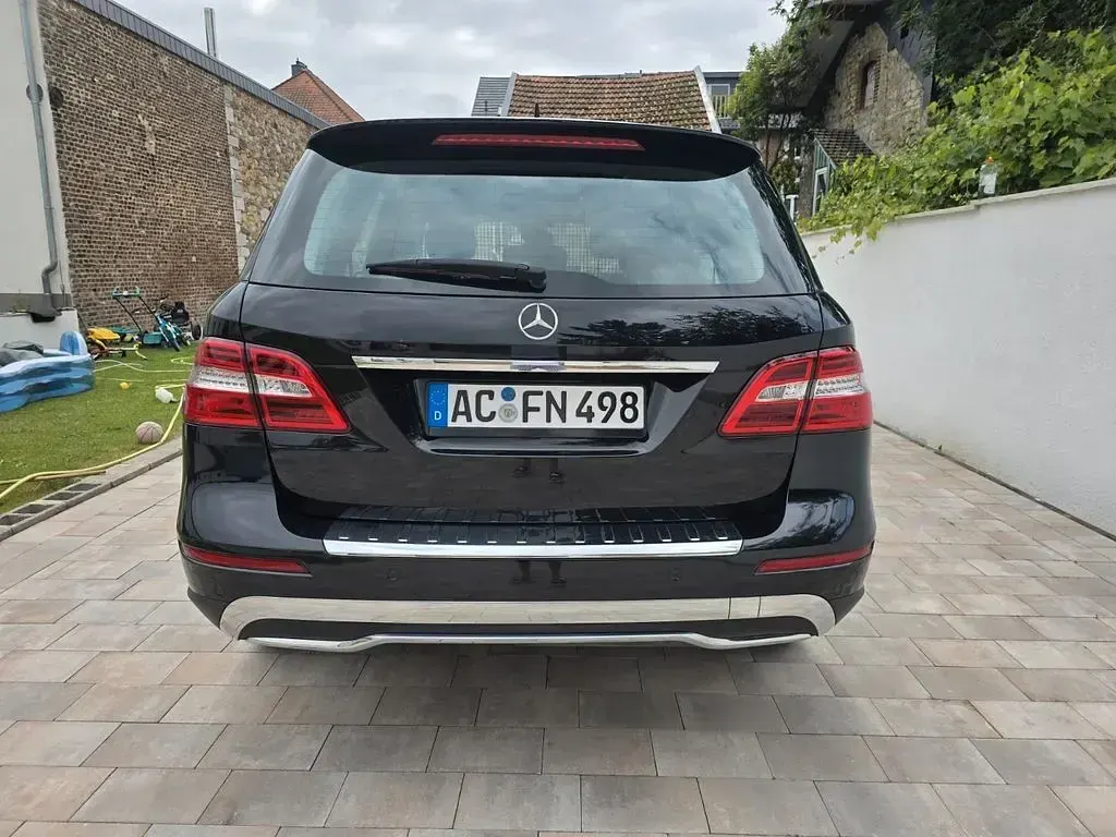 Gebraucht Mercedes ML250 204 PS (150 kW) 2014 Schwarz SUV