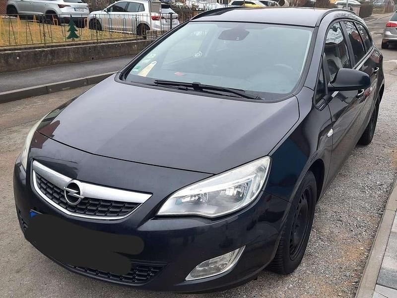 Gebraucht Opel Astra Edition 110 PS (80 kW) 2012 Schwarz Kombi