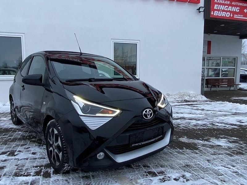 Gebraucht Toyota Aygo x-sky 72 PS (52 kW) 2021 Schwarz Kleinwagen