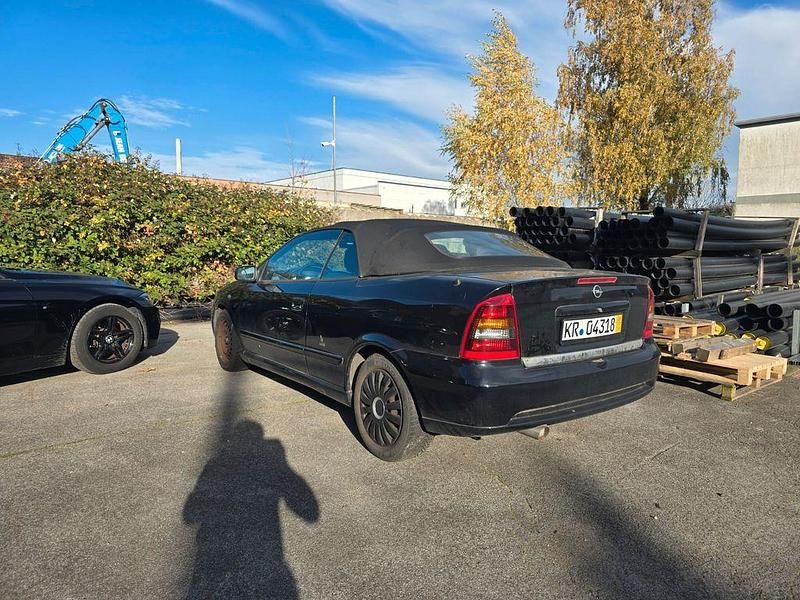 Gebraucht Opel Astra Cabriolet 101 PS (74 kW) 2003 Schwarz Cabrio