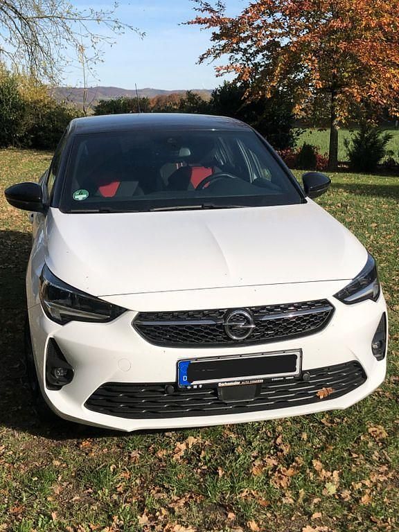 Weiß Gebraucht 2020 Opel Corsa GS Line Limousine | 14.400 € (Fairer Preis) - Bild 1/4