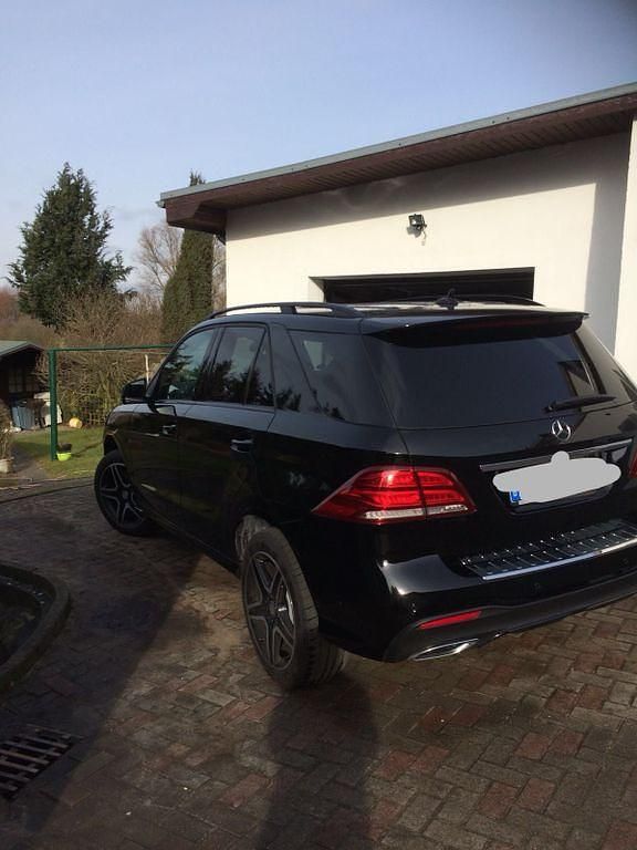 Gebraucht Mercedes GLE350 258 PS (189 kW) 2016 Schwarz SUV