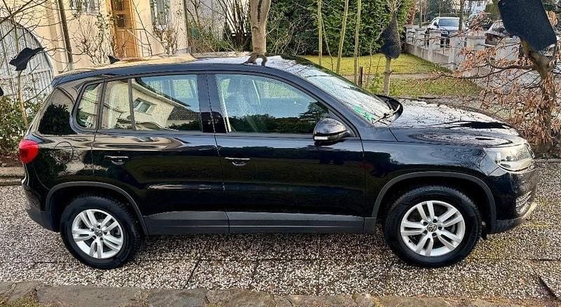 Gebraucht VW Tiguan 125 PS (91 kW) 2016 Schwarz SUV